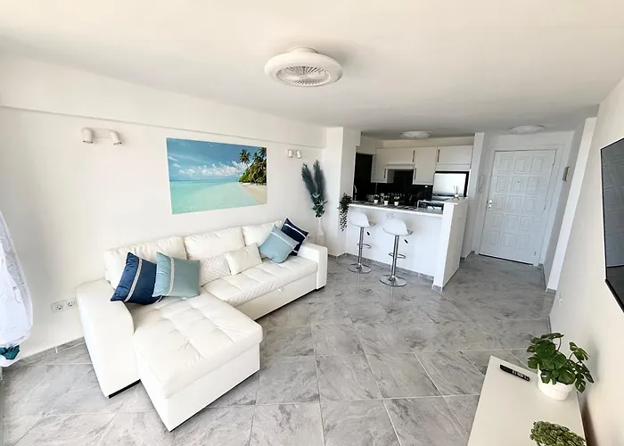 Luxury Ocean View 6th Floor Apartment *